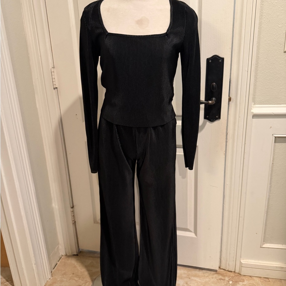 No Boundaries Black Ribbed Wide-Leg  2 pice set